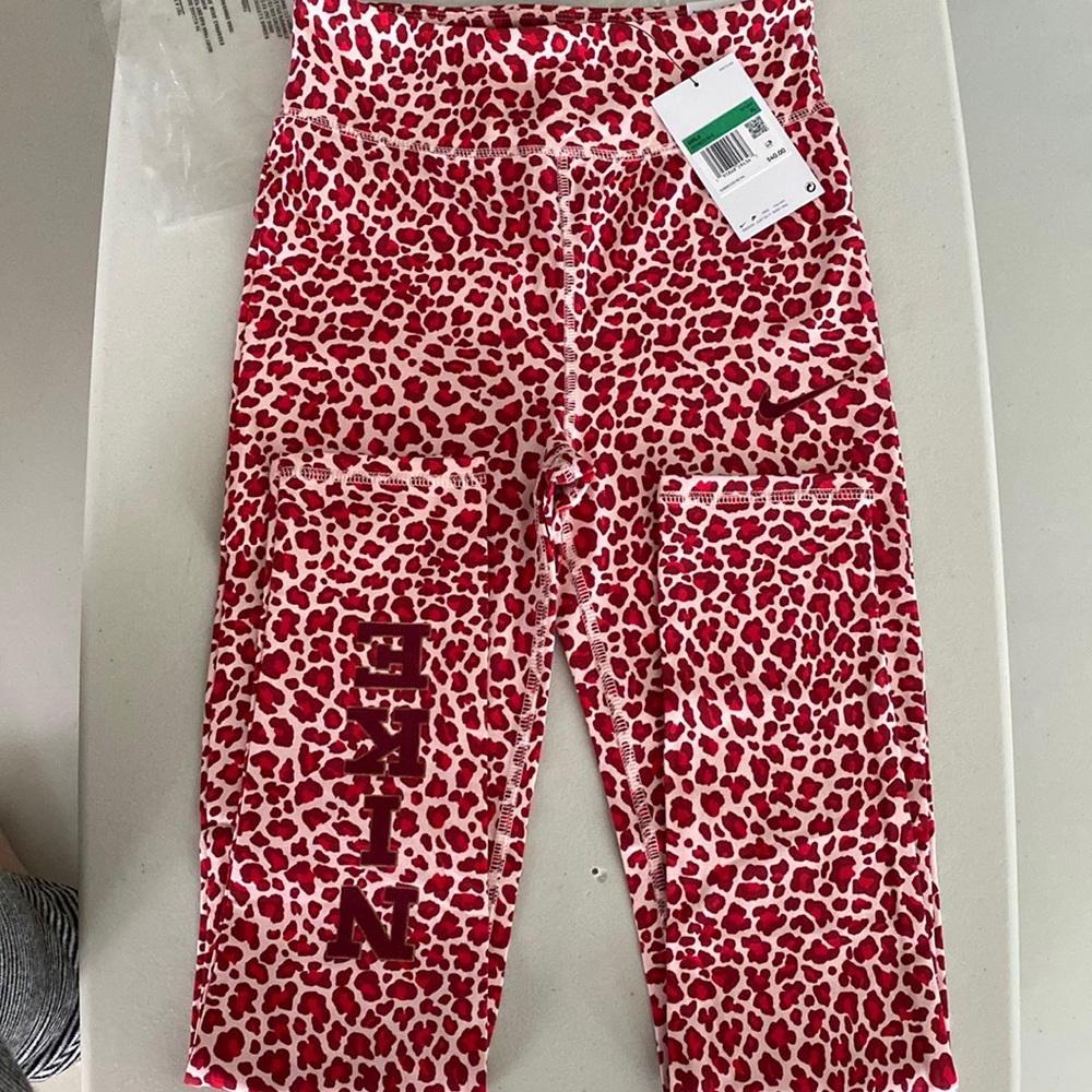 Brand new never worn Nike tight fit legging girls XL